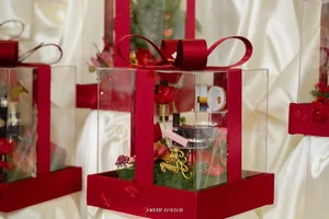 Viral Sensation: The Unique $700 Wedding Tray Set Taking Over Social Media - image 4