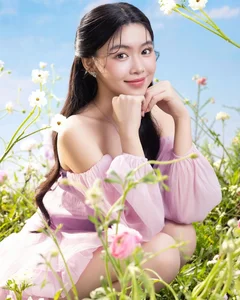 Quyen Linh's Daughter Blossoms into a Fairytale Muse - image 5