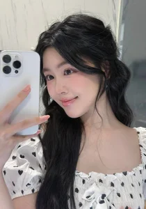 Quyen Linh's Daughter Blossoms into a Fairytale Muse - image 1