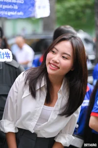 Phuong My Chi and Miss Bao Ngoc Support Students During HCMC Exam Season - image 2