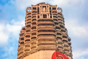 The Mystery of the Abandoned Ghost Tower: A 30-Year Architectural Enigma - image 6
