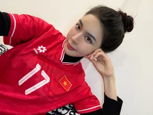 Footballer Van Thanh's Girlfriend Shares Sweet, Vulnerable Couple Moments - image 4