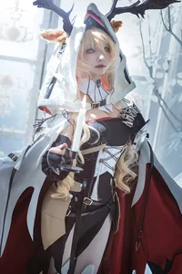 Stunning Arknights Viviana Rost Cosplay by Yi Qian Zhi Mao Bo He: The Candle Knight (13P Image Gallery) - image 4