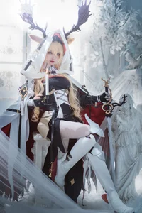 Stunning Arknights Viviana Rost Cosplay by Yi Qian Zhi Mao Bo He: The Candle Knight (13P Image Gallery) - image 5