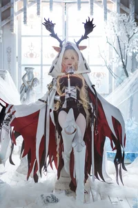 Stunning Arknights Viviana Rost Cosplay by Yi Qian Zhi Mao Bo He: The Candle Knight (13P Image Gallery) - image 0