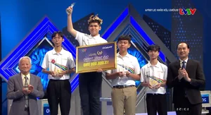 Duy Anh Secures Spot in Olympia 2025 Quarter 2 for Chu Van An High School - image 4