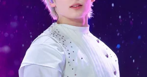 Top K-Pop Idol Scolds Staff For Disrespecting A Woman He Would Burn The World For - image 3