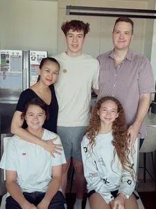 Supermodel Ngoc Nga’s Family Life: Tall Gen-Z Kids and Aspiring Athletes in the United States - image 3