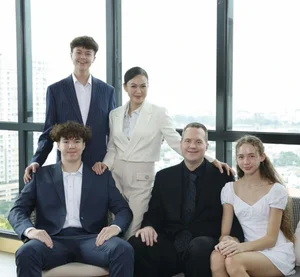 Supermodel Ngoc Nga’s Family Life: Tall Gen-Z Kids and Aspiring Athletes in the United States - image 5