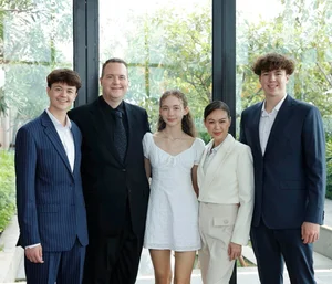 Supermodel Ngoc Nga’s Family Life: Tall Gen-Z Kids and Aspiring Athletes in the United States - image 7