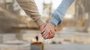 Cute and Romantic Couple Love Wallpapers for Mobile and PC - image 45