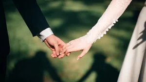 Cute and Romantic Couple Love Wallpapers for Mobile and PC - image 33