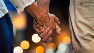 Cute and Romantic Couple Love Wallpapers for Mobile and PC - image 0
