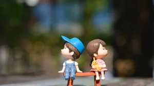 Cute and Romantic Couple Love Wallpapers for Mobile and PC - image 37