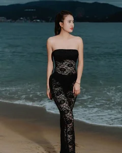 Le Khanh Chi’s Rose Bikini Photoshoot: Elegance and Bold Style - image 9