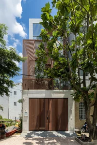 Modern Split-Level Townhouse Design Maximizing Natural Light and Space - image 4