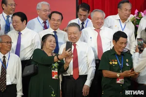 General Secretary To Lam Meets Revolutionary Veterans in Ho Chi Minh City - image 3