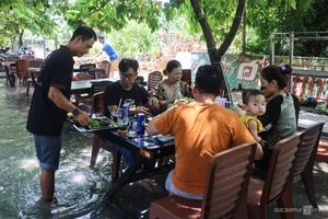 Unique Dining Experience: Discovering the Famous Water Cafe in Ho Chi Minh City - image 3