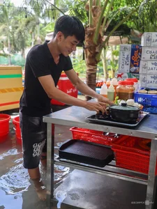 Unique Dining Experience: Discovering the Famous Water Cafe in Ho Chi Minh City - image 4