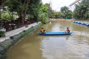 Unique Dining Experience: Discovering the Famous Water Cafe in Ho Chi Minh City - image 5