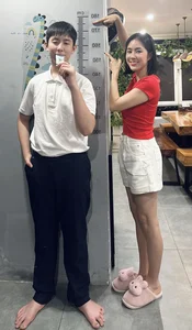 Actress Le Phuong’s Son Reaches Impressive Height of Nearly 1.8m - image 5