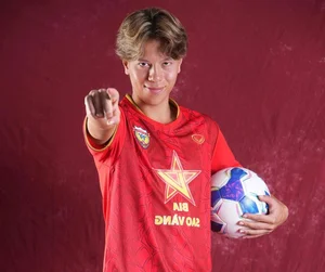 Overseas Vietnamese Midfielder Quickly Integrates with U22 Vietnam National Team - image 4