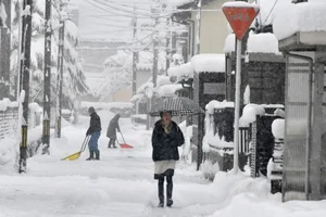 Record-Breaking Snowfall Blankets Northern Japan in a Winter Wonderland - image 8
