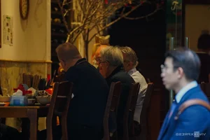 NVIDIA CEO Jensen Huang Enjoys Authentic Hanoi Pho During Vietnam Visit - image 2