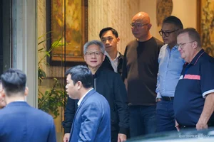 NVIDIA CEO Jensen Huang Enjoys Authentic Hanoi Pho During Vietnam Visit - image 4