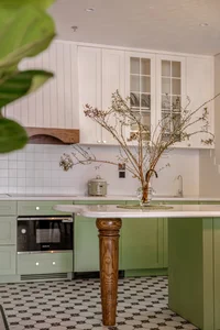 Cozy 97 Square Meter Apartment Designed with a Chic Cafe Style Aesthetic - image 5