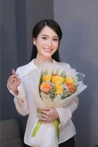 Lam Vy Da Stuns Fans with Youthful Transformation: A Look at the Star's Radiant Beauty - image 6