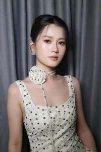 Lam Vy Da Stuns Fans with Youthful Transformation: A Look at the Star's Radiant Beauty - image 5