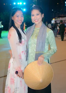 Vietnamese Beauties and Producer Kim Dung Support 'Cai Luong Miss' Nhu Huynh - image 2