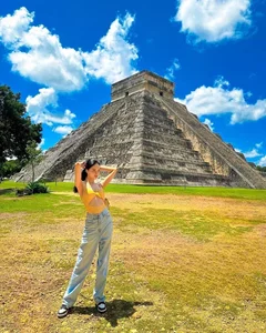 Huong Giang Explores Wild and Untouched Nature on Mexico Vacation - image 9