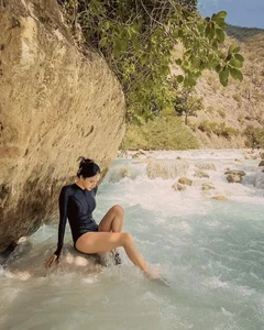 Huong Giang Explores Wild and Untouched Nature on Mexico Vacation - image 6