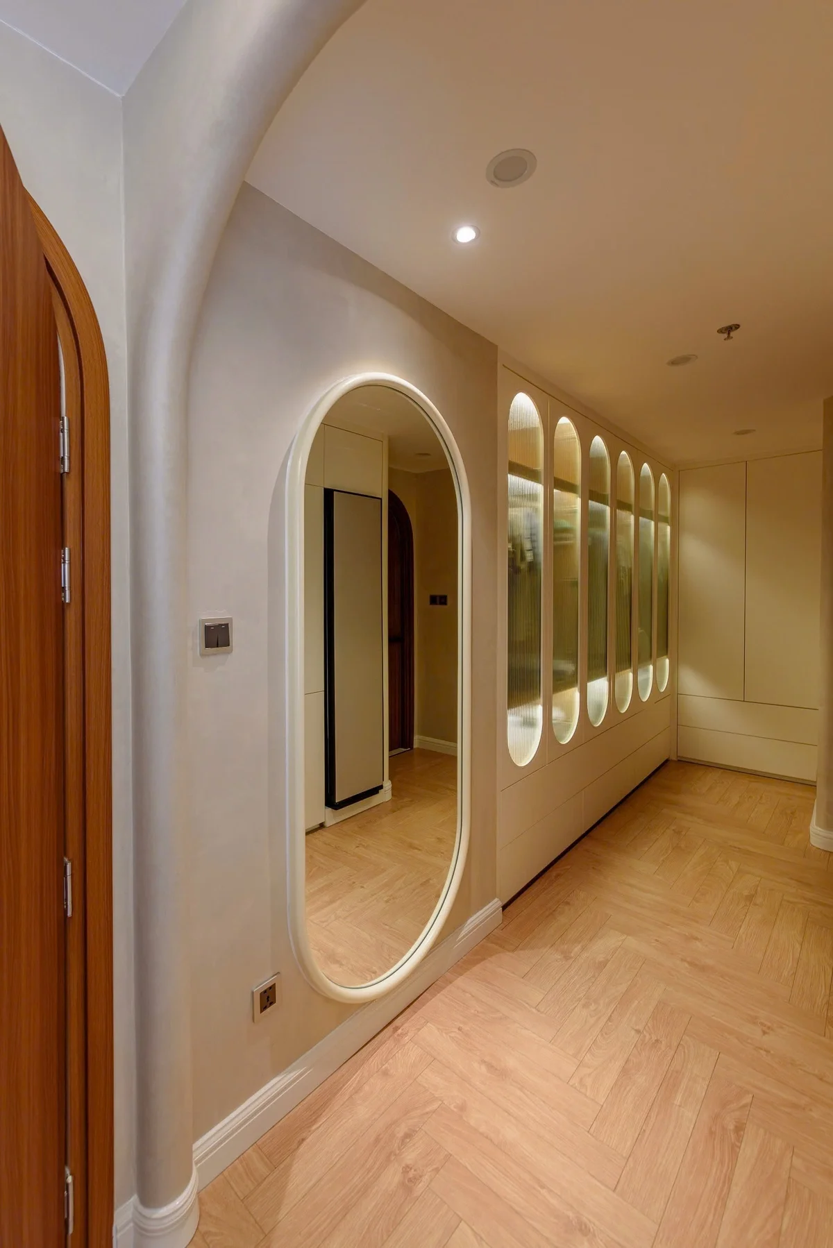 The No-Living-Room Revolution: A Minimalist Duplex Apartment Redefining Urban Living Spaces