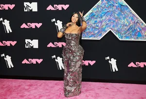 MTV VMAs 2023: The Most Iconic Red Carpet Fashion Looks - image 16