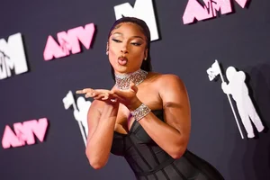 MTV VMAs 2023: The Most Iconic Red Carpet Fashion Looks - image 19
