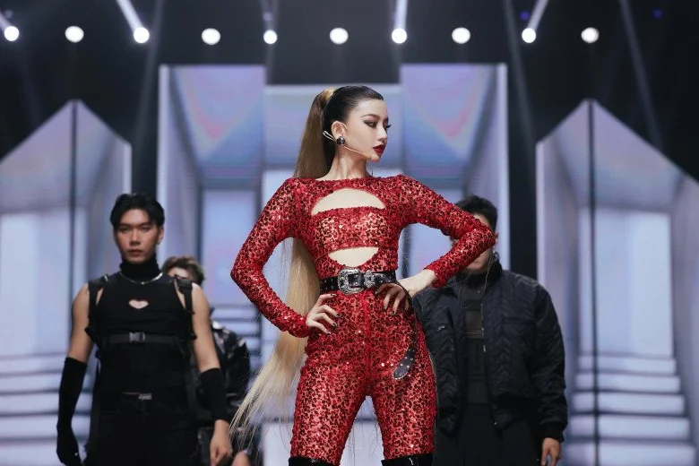 Saigon Model Experiences Strange Skin Issues After Intense Pilates Workouts