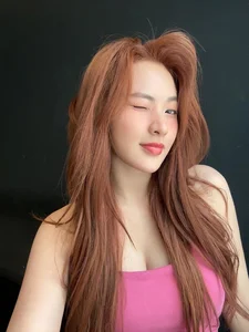 The Viral Hanoi Street Vendor Captivating the Internet with Her Beauty - image 5