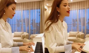 Miss Universe Vietnam Pham Huong Shines with Stunning Beauty at 33 - image 1