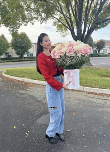 Miss Universe Vietnam Pham Huong Shines with Stunning Beauty at 33 - image 9