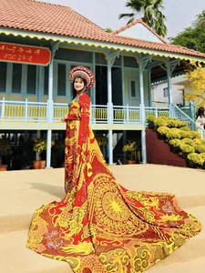 Vietnamese Celebrities Celebrate Early Spring: Festive Fashion and Traditions - image 6