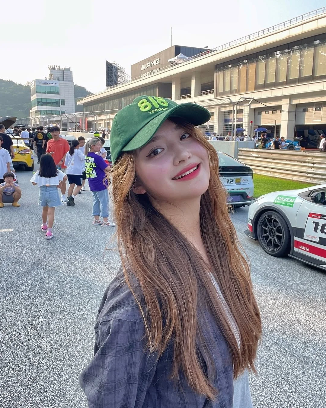 Viral Math Teacher Captivates Internet with Intellectual Beauty and Style