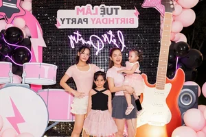 Pham Quynh Anh and Quang Huy Celebrate Daughter’s Spectacular Birthday Party - image 6