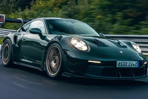 Porsche 992 GT3 RS with Manthey Racing Kit Listed for Over 1.9 Billion VND - image 5