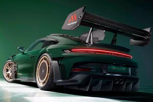 Porsche 992 GT3 RS with Manthey Racing Kit Listed for Over 1.9 Billion VND - image 4