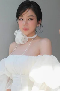 DJ Mie: The Intersection of Music Talent and Captivating Visual Style - image 1