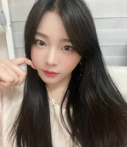 Korean Influencer Sparks Social Media Debate With Bold Chest Painting Artistic Expression - image 3