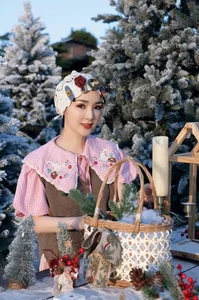 Supermodel Minh Trieu Addresses Red Carpet Outfit Controversy with Grace - image 0